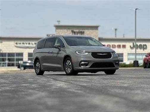 2022 Chrysler Pacifica Hybrid Touring L