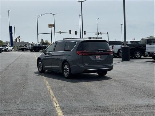 2022 Chrysler Pacifica Hybrid Touring L