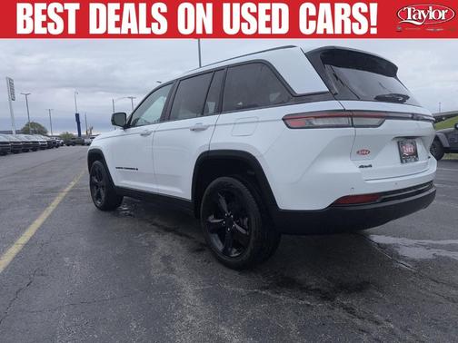Bright White Clearcoat 2023 Jeep Grand Cherokee Limited