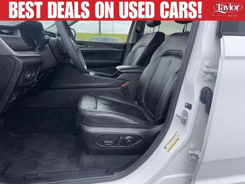 Bright White Clearcoat 2023 Jeep Grand Cherokee Limited