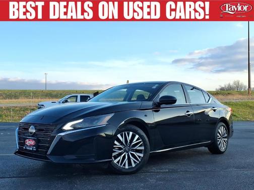 Super Black Clearcoat 2024 Nissan Altima 2.5 SV