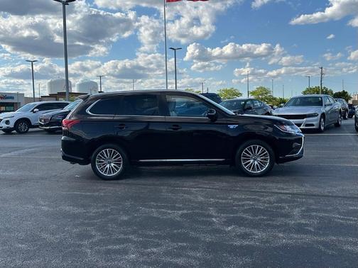 2022 Mitsubishi Outlander PHEV SEL
