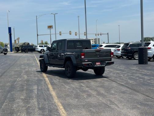 2025 Jeep Gladiator Sport