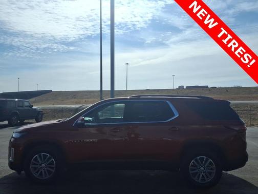 2023 Chevrolet Traverse LT Leather