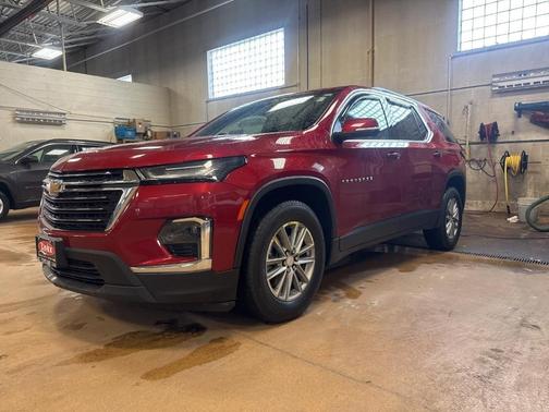 2023 Chevrolet Traverse LT Leather