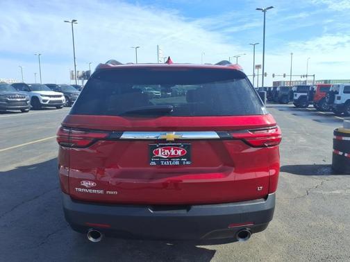 2023 Chevrolet Traverse LT Leather