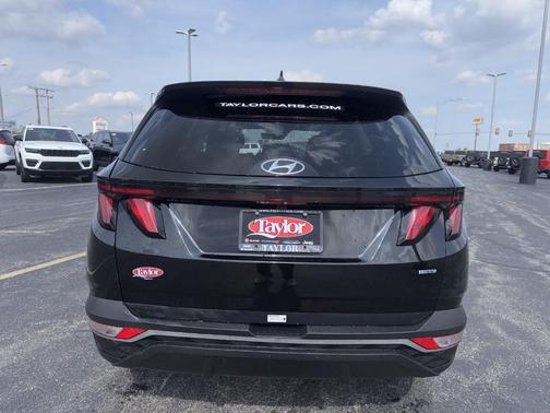 Black Pearl 2024 Hyundai TUCSON SEL
