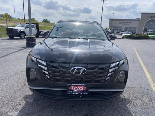 Black Pearl 2024 Hyundai TUCSON SEL