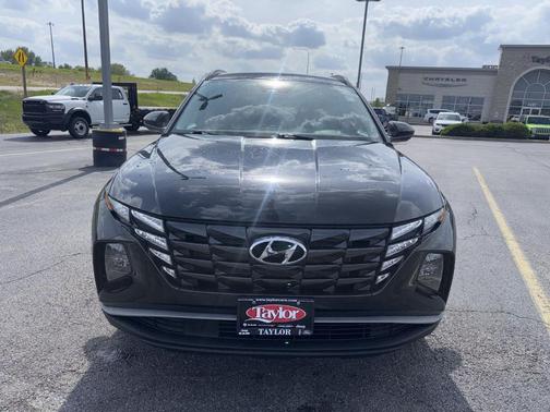 Black Pearl 2024 Hyundai TUCSON SEL