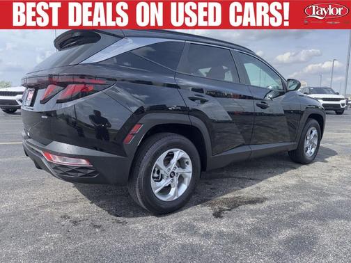 Black Pearl 2024 Hyundai TUCSON SEL