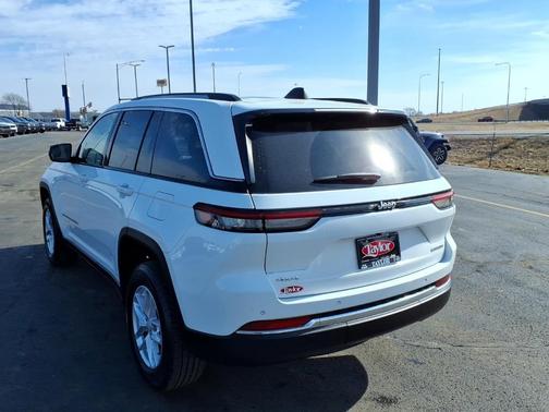 2023 Jeep Grand Cherokee Laredo