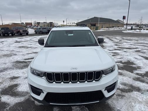 2023 Jeep Grand Cherokee Laredo