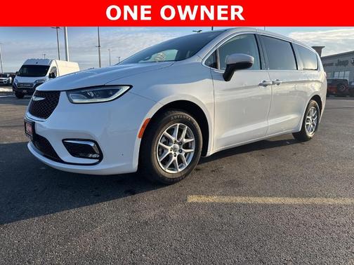 2023 Chrysler Pacifica Touring-L