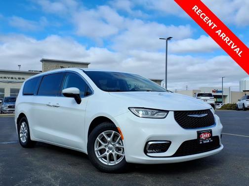 2023 Chrysler Pacifica Touring-L