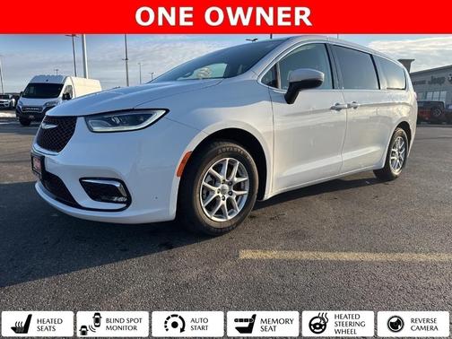 2023 Chrysler Pacifica Touring-L