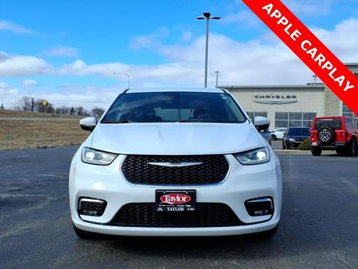 2023 Chrysler Pacifica Touring-L