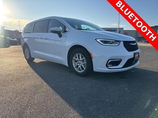 2023 Chrysler Pacifica Touring-L