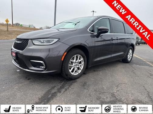 2023 Chrysler Pacifica Touring-L