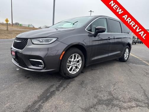 2023 Chrysler Pacifica Touring-L