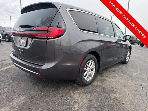 2023 Chrysler Pacifica Touring-L