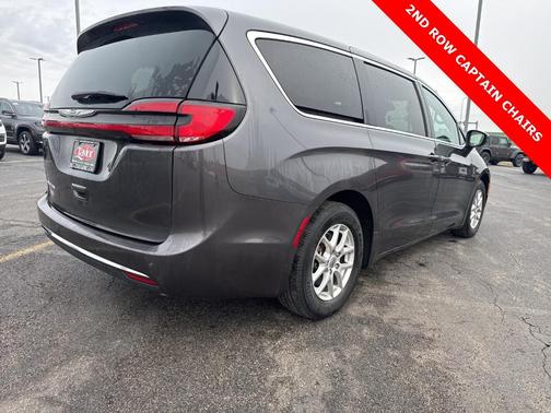 2023 Chrysler Pacifica Touring-L