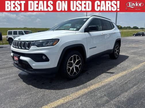 Bright White Clearcoat 2024 Jeep Compass Latitude