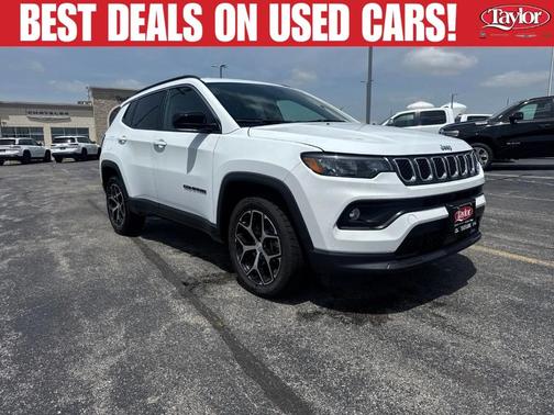 Bright White Clearcoat 2024 Jeep Compass Latitude