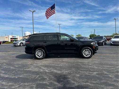 2022 Jeep Grand Cherokee L Laredo