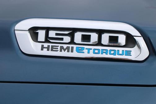 Patriot Blue Pearlcoat 2022 RAM 1500 Big Horn