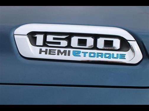 Patriot Blue Pearlcoat 2022 RAM 1500 Big Horn