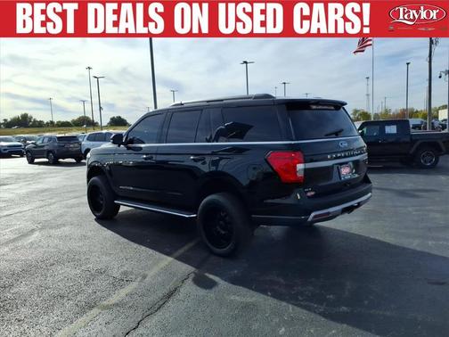 Black Metallic 2022 Ford Expedition XLT