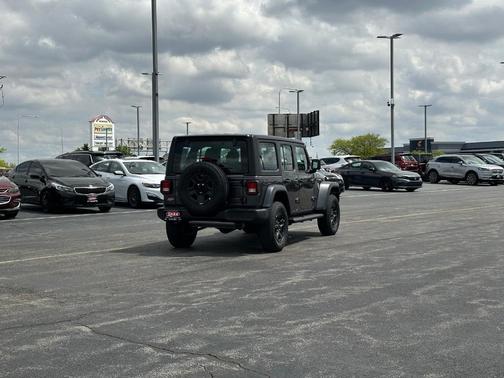 2025 Jeep Wrangler Sport