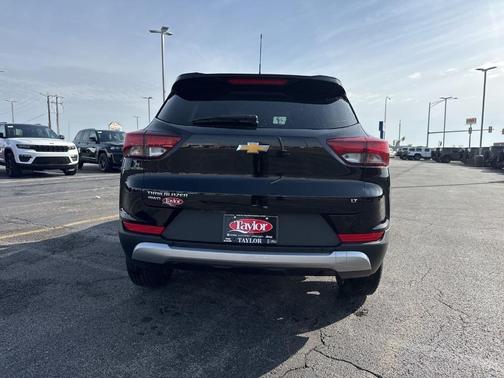 Mosaic Black Metallic 2025 Chevrolet Trailblazer LT