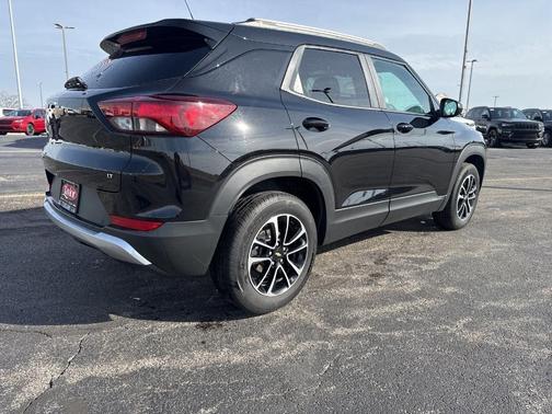 Mosaic Black Metallic 2025 Chevrolet Trailblazer LT