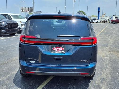 2025 Chrysler Pacifica Limited