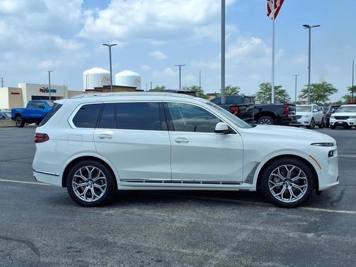 2024 BMW X7 xDrive40i