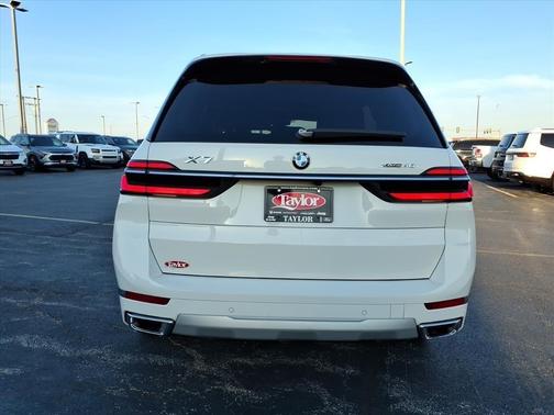 2024 BMW X7 xDrive40i