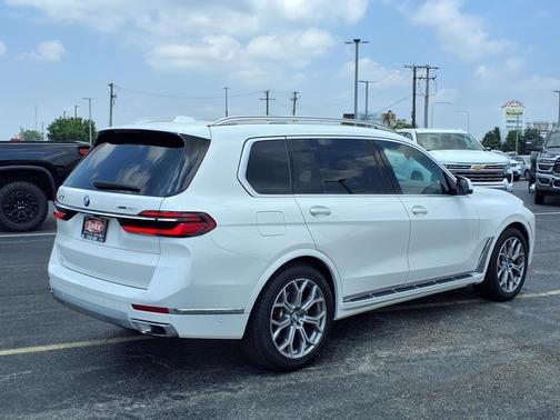 2024 BMW X7 xDrive40i