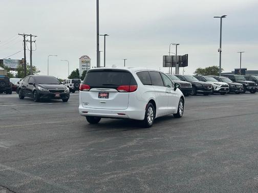 2017 Chrysler Pacifica Touring