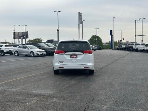 2017 Chrysler Pacifica Touring