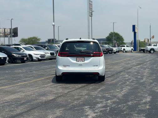 2025 Chrysler Pacifica Limited