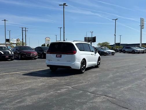 2025 Chrysler Pacifica Limited