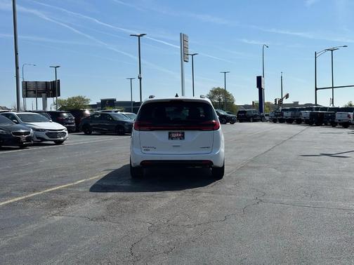 2025 Chrysler Pacifica Limited