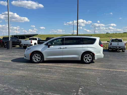 2023 Chrysler Pacifica Limited