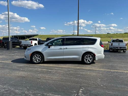 2023 Chrysler Pacifica Limited