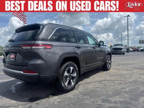 Metallic 2024 Jeep Grand Cherokee 4xe Base