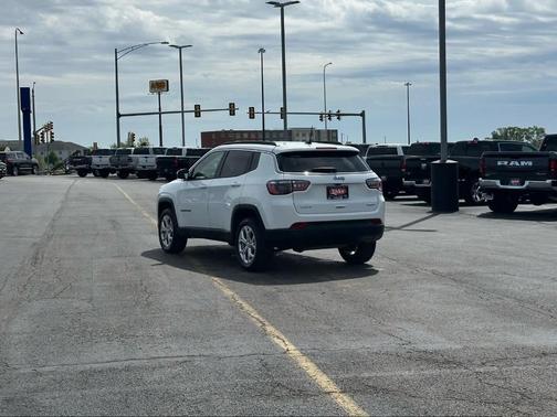 2024 Jeep Compass Latitude