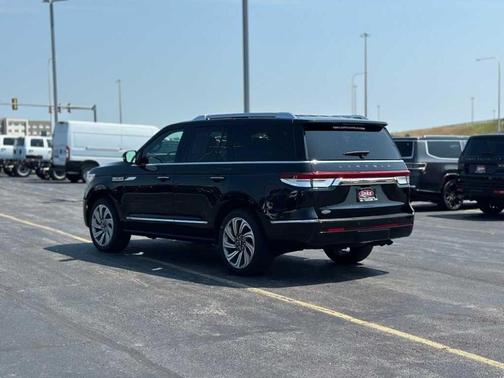 2022 Lincoln Navigator Reserve