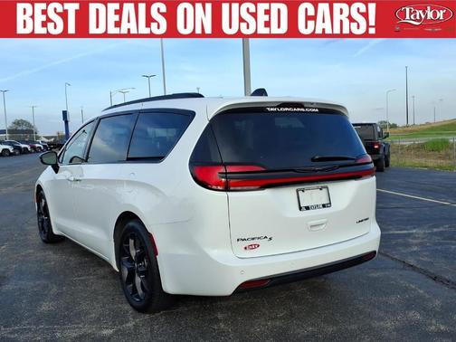 Bright White Clearcoat 2025 Chrysler Pacifica Limited