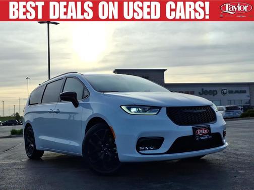 Bright White Clearcoat 2025 Chrysler Pacifica Limited